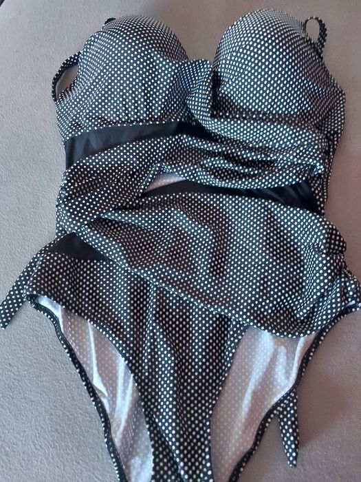 Strój kąpielowy wyszczuplajacy 54 piękny