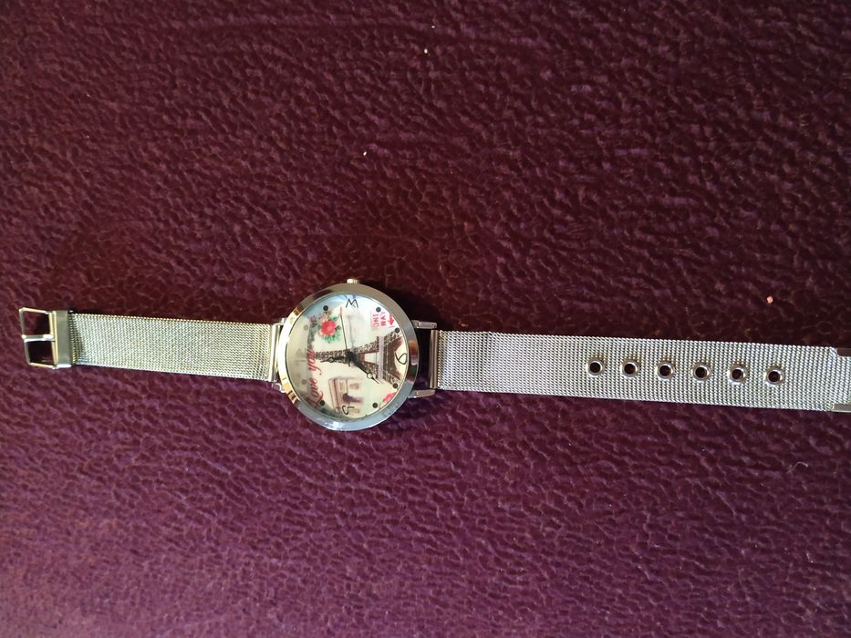 Часы наручные женские