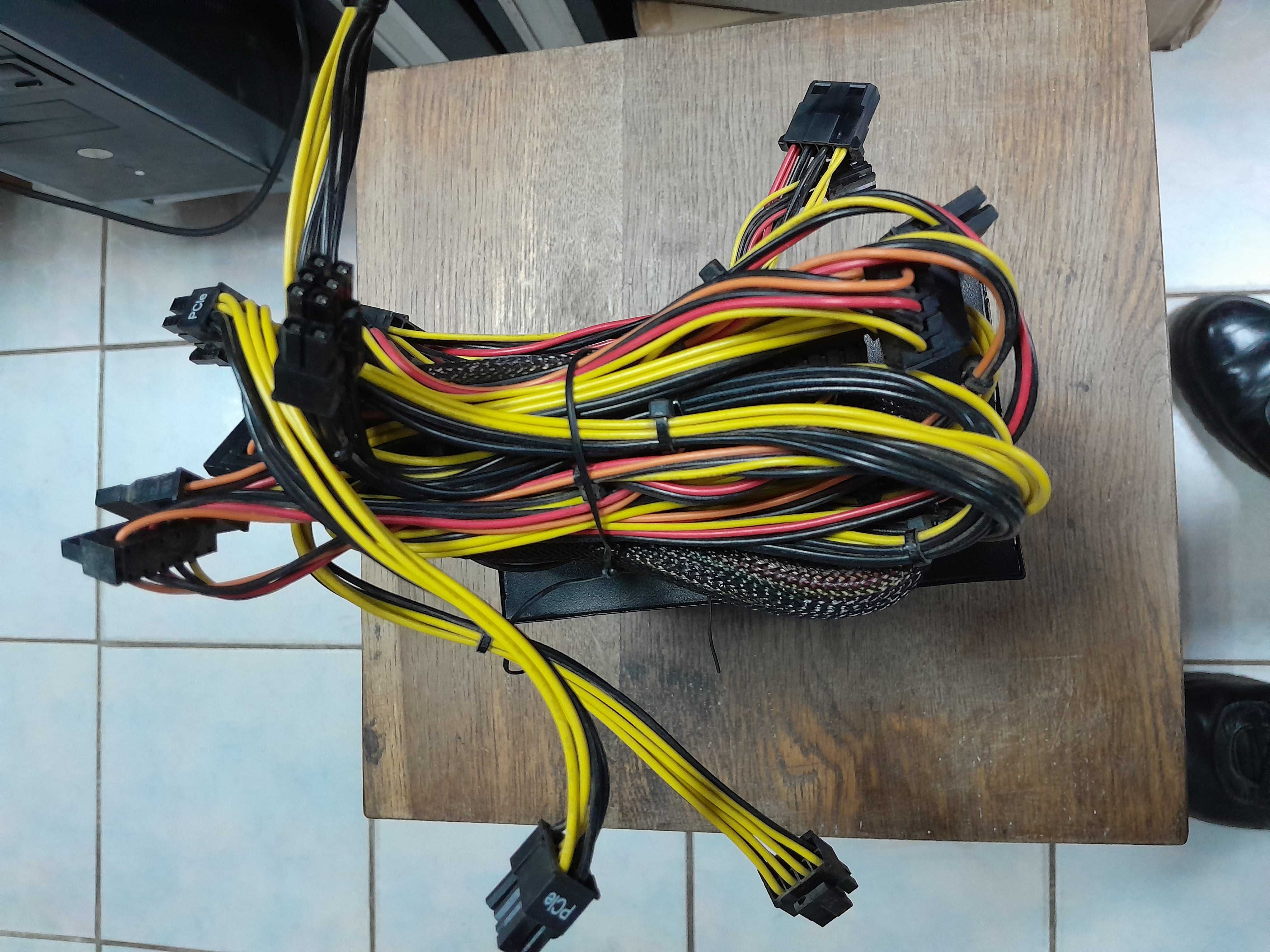 Блок живлення CHIEFTEC 700W (BBS-700S)