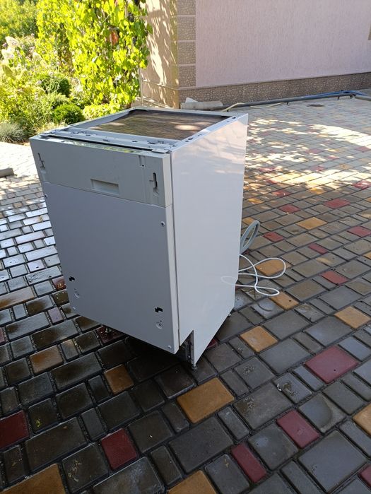 Посудомийка (посудомоечная машина)