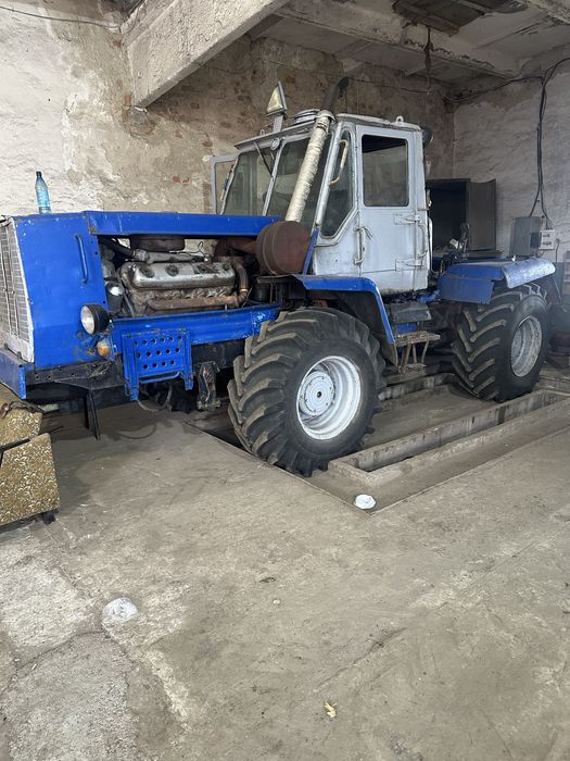 Т-150 з двигуном ЯМЗ-238