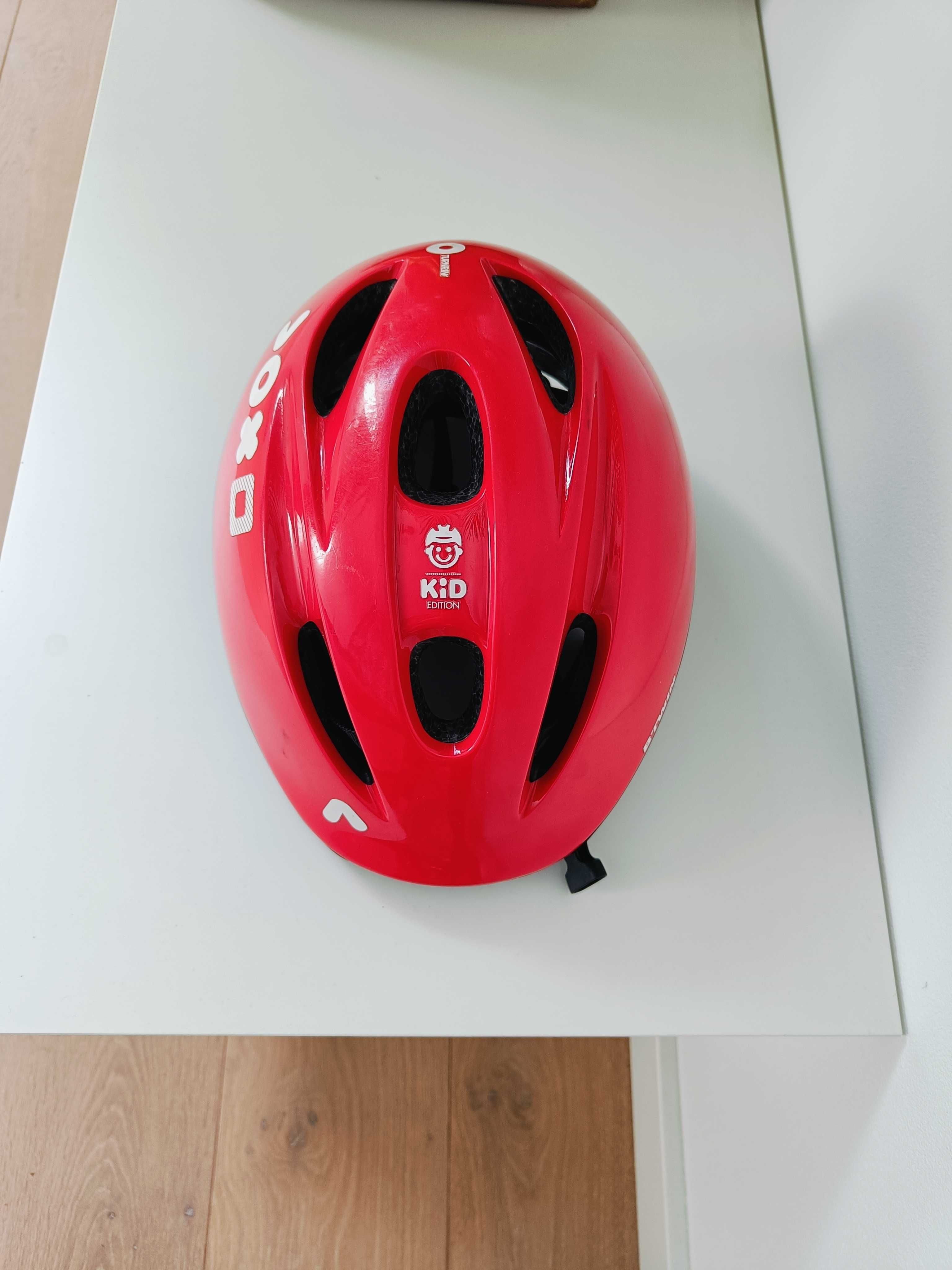 Kask rowerowy Decathlon, czerwony, chłopiec dziewczynka, 52-56 cm