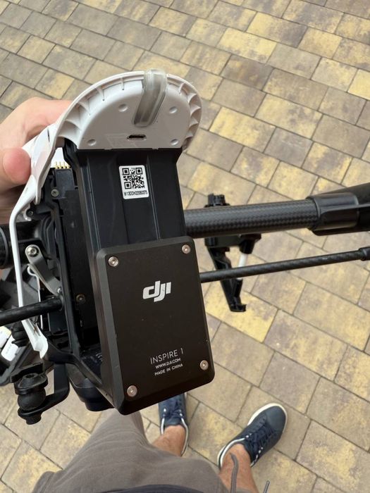 Квадрокоптер DJI Inspire 1 v2. +2пульти+3батареї+кейс повний комплект!