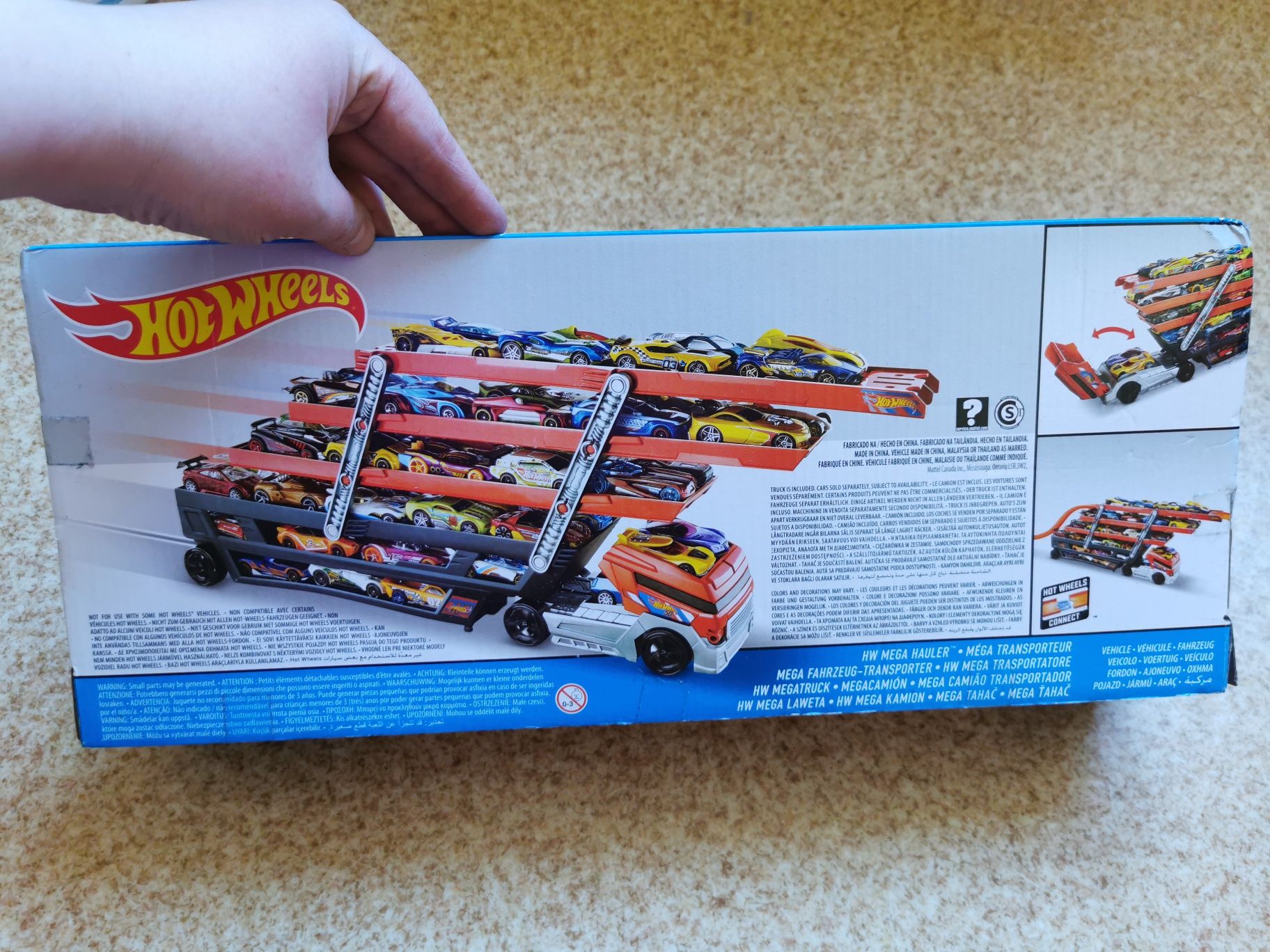 Hot Wheels, Mega Transporter Na Ponad 50 Samochodzików