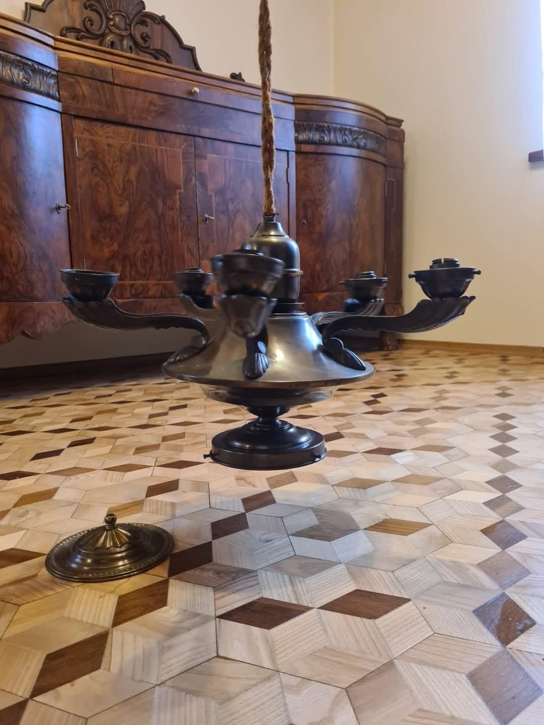 Antyki komplet mebli orzechowych