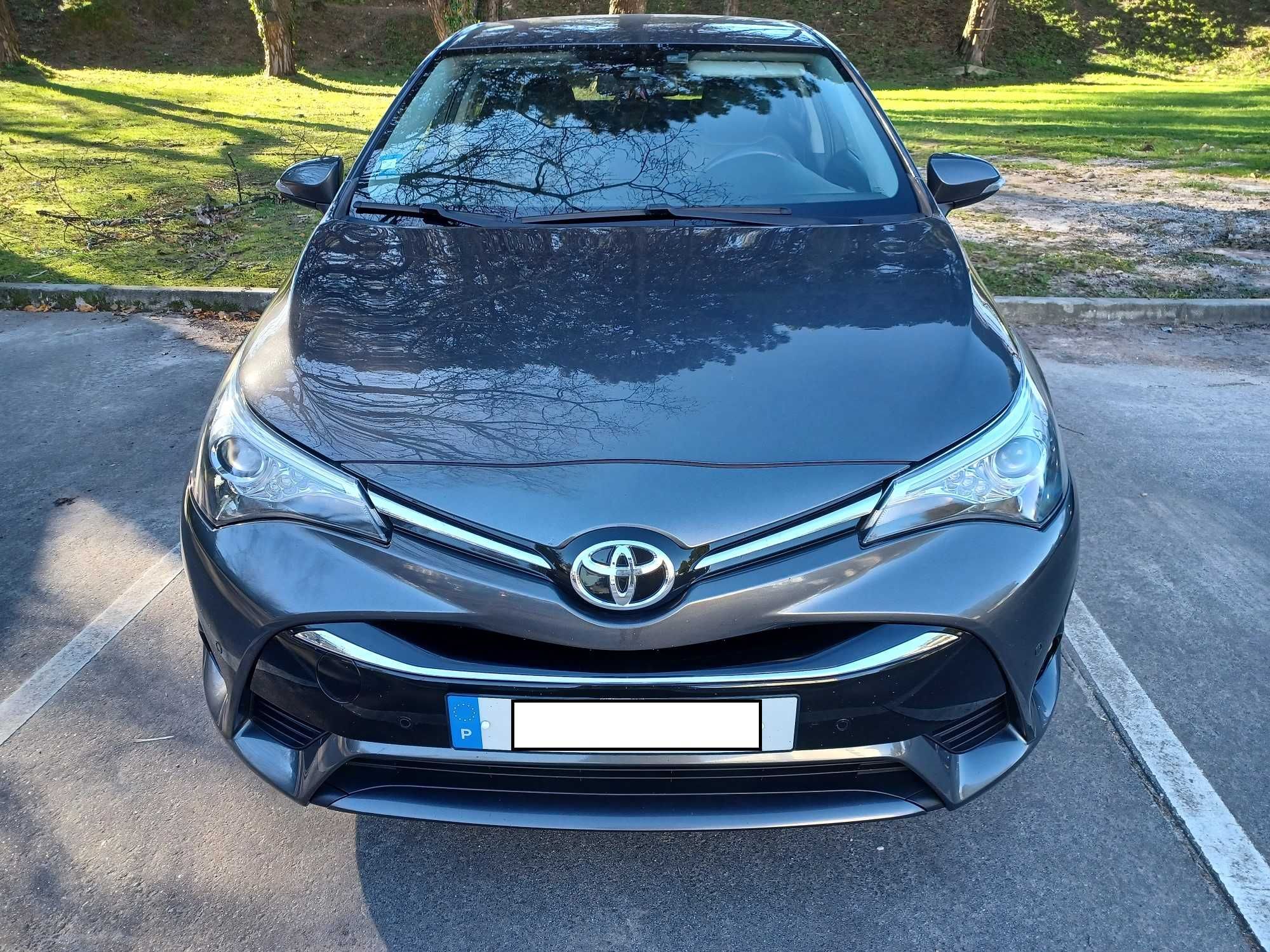 Toyota Avensis 2015