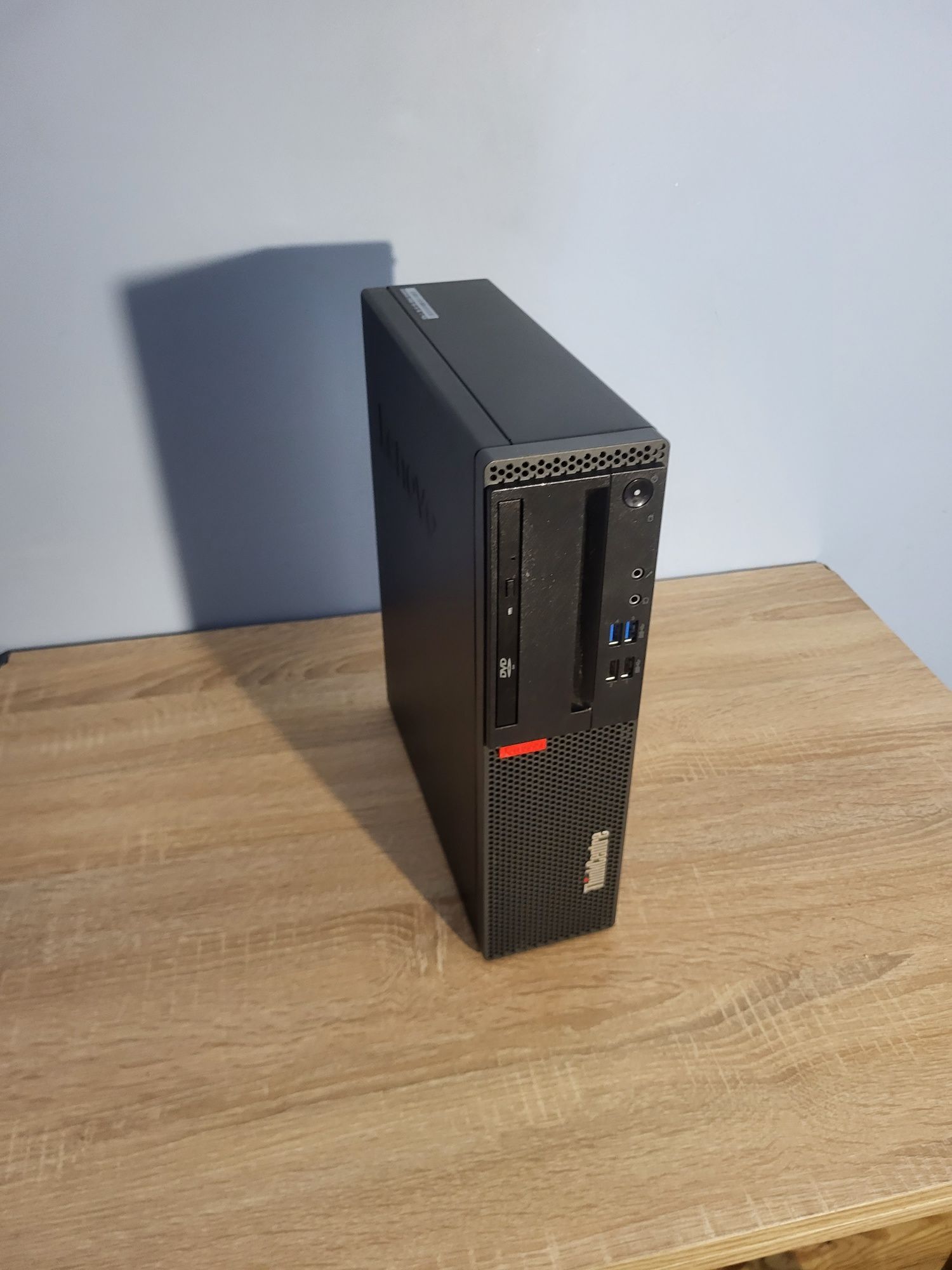 Десктоп SFF Lenovo m75s. Ryzen 5 3400g/vega11/ RAM 1*16gb/ NVME 256gb