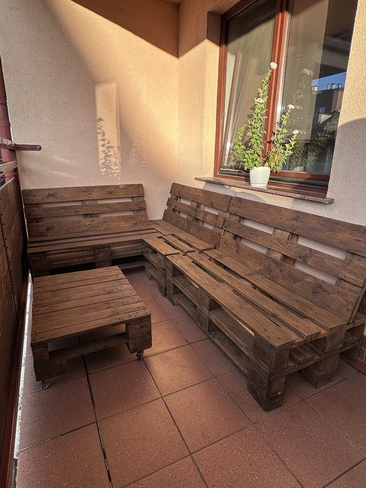 Stylowy komplet balkonowy z palet