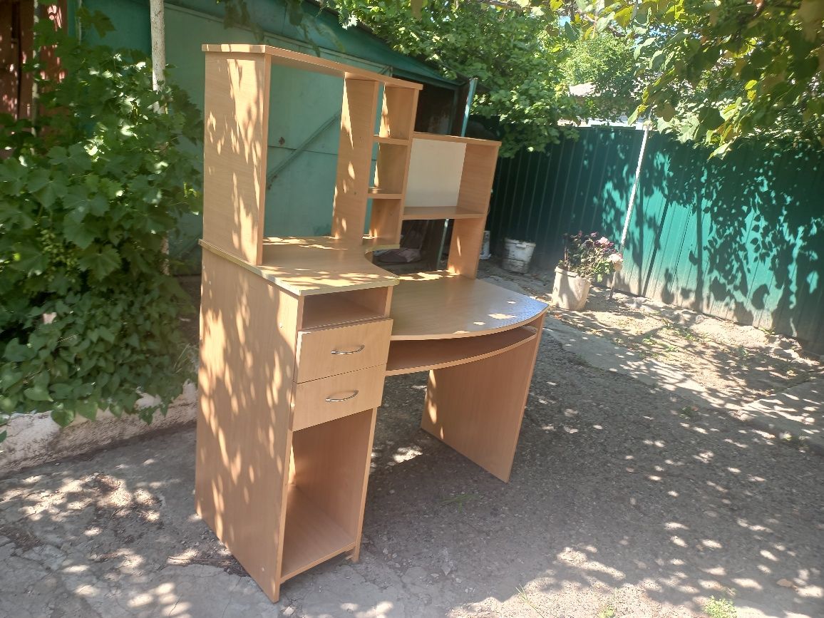 Продам стіл  письмовий