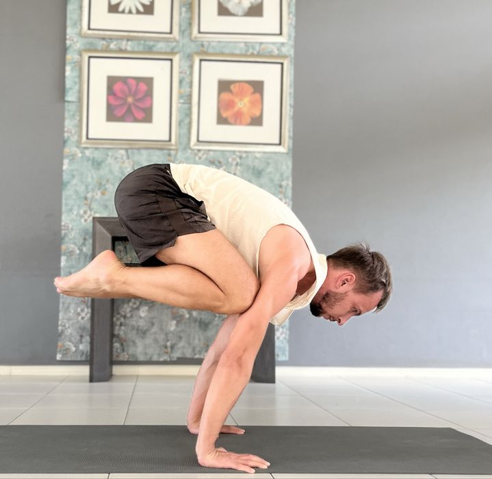 Тренер йоги. Индивидуально, в группе, онлайн йога.