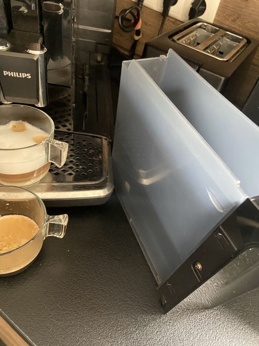 Кавоварка кавомашина 2023 р Philips EP2231 Series 2200 LatteGo з дому