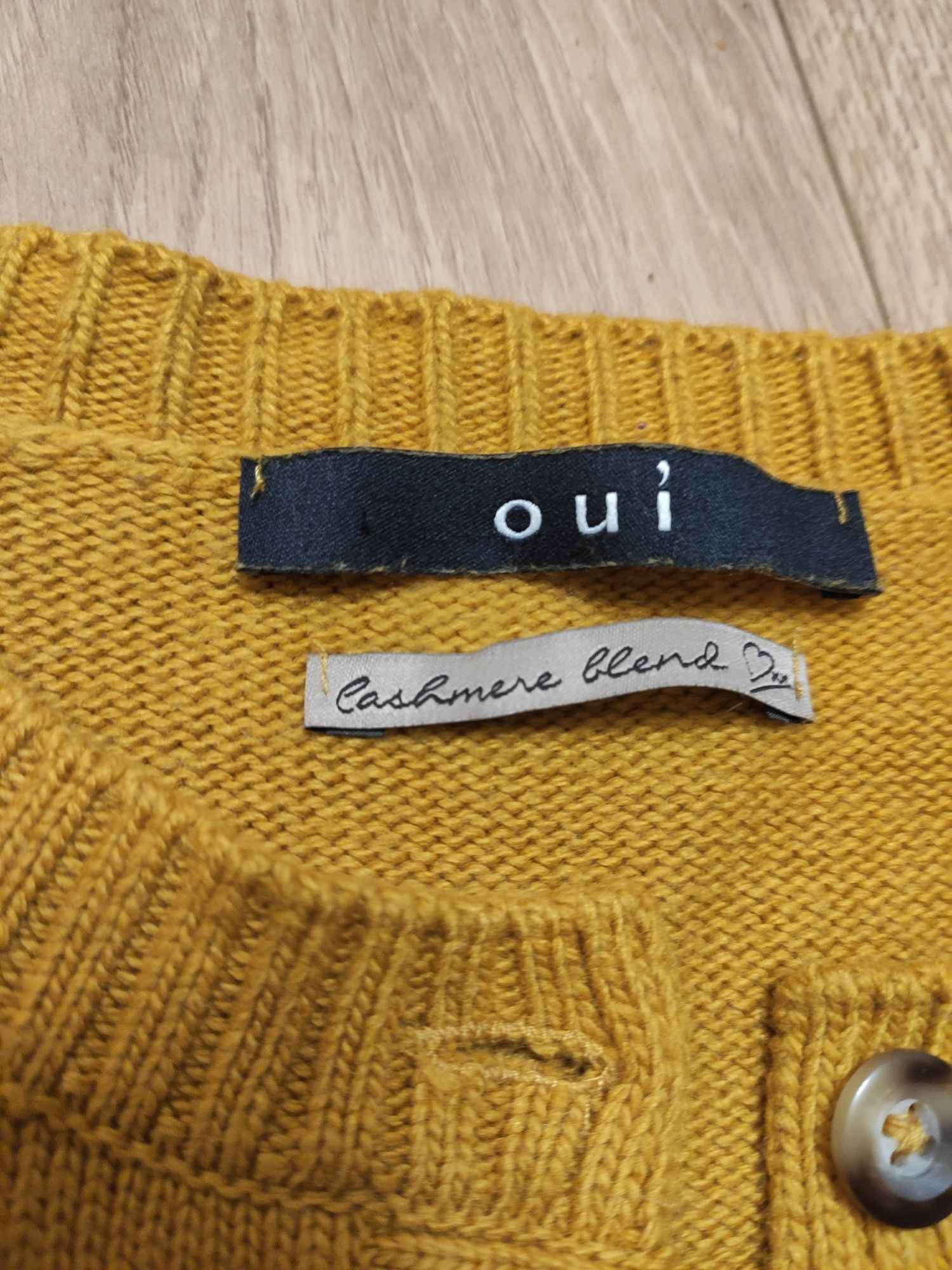 Krótki sweter z kaszmirem Oui