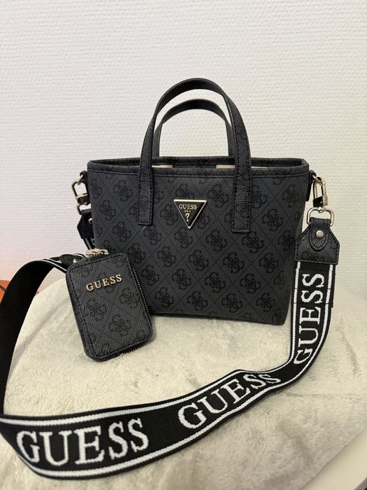 Torebka Guess na ramie