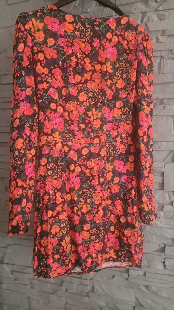 Sukienka w kwiaty pull&bear rozmiar 36 S