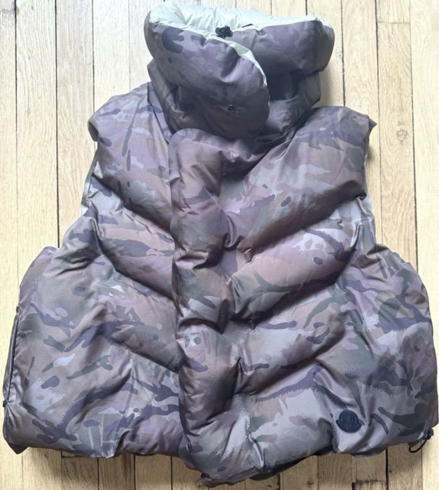 Продам жилетку Moncler