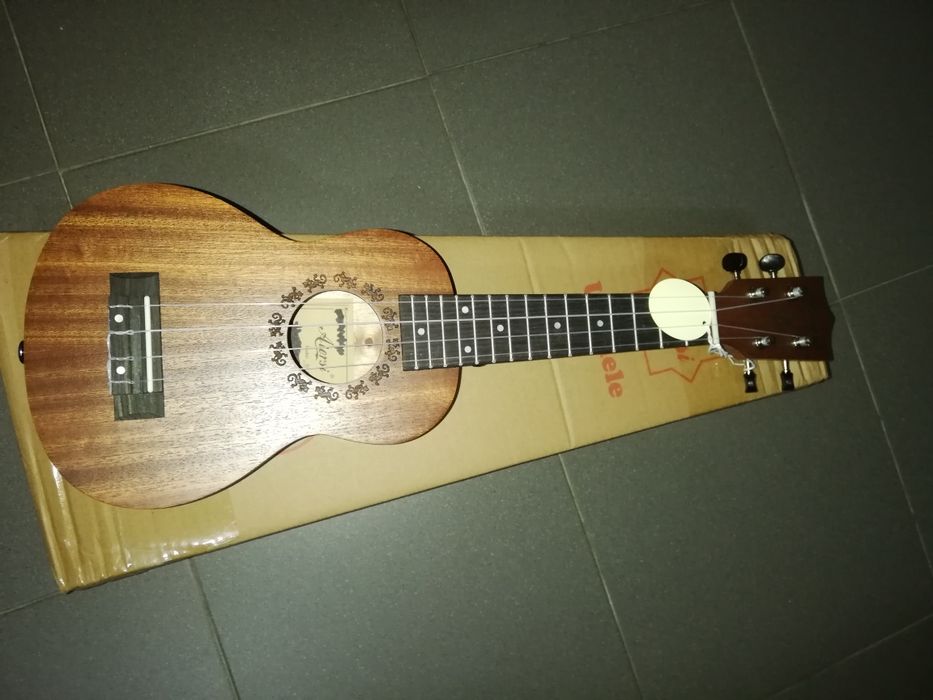 Ukulele soprano novo