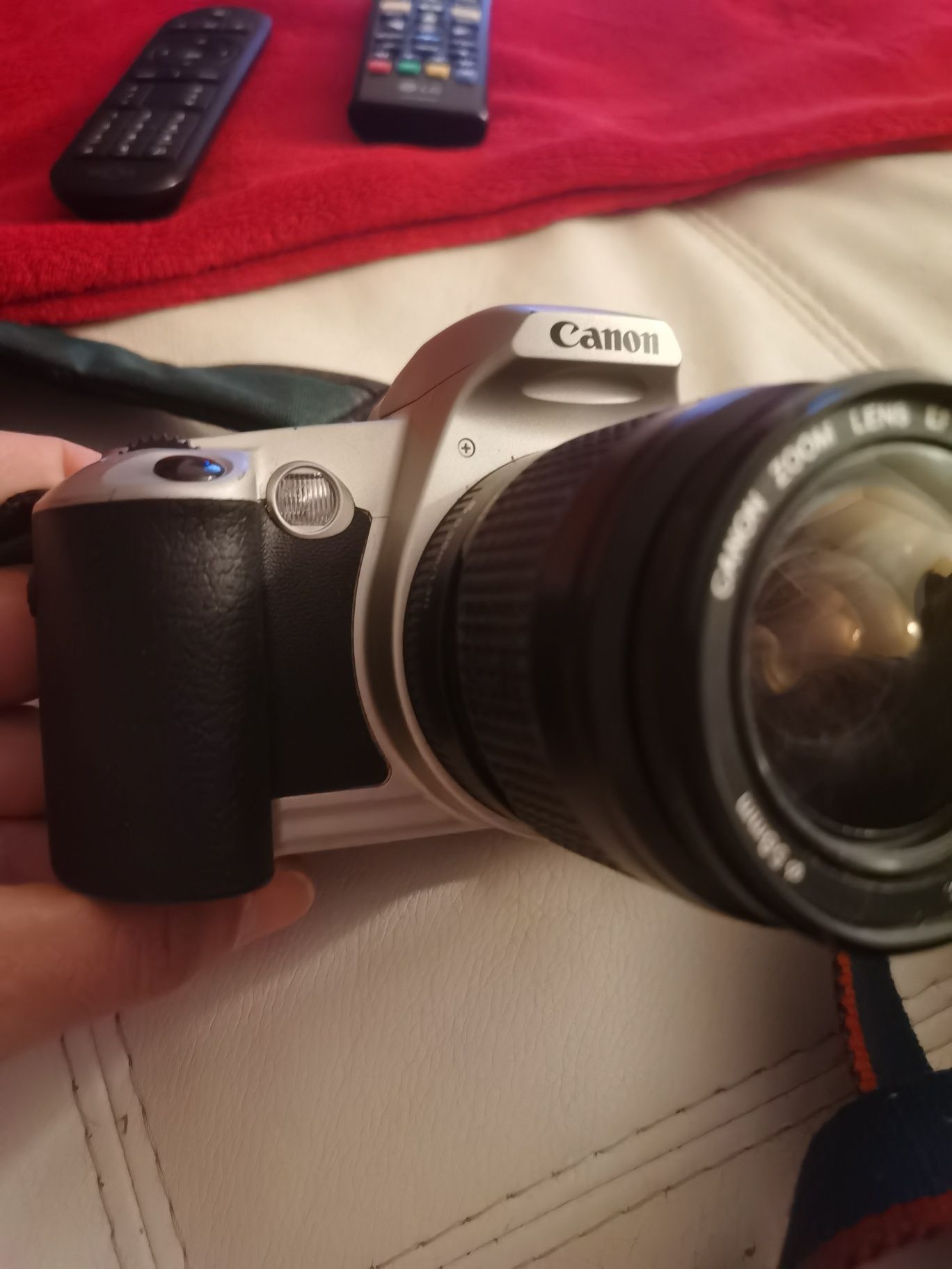Máquina fotográfica Canon Eos 500 com objetiva