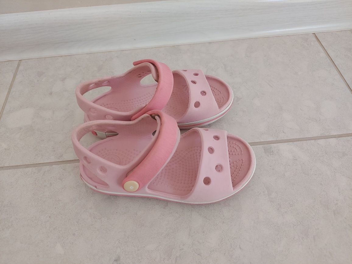 Босоніжки Crocs на дівчинку, розмір 8