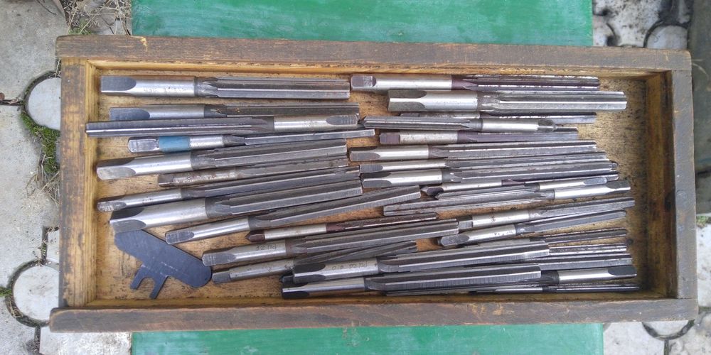 Плашкодержатели, метчикодержатели, развертки