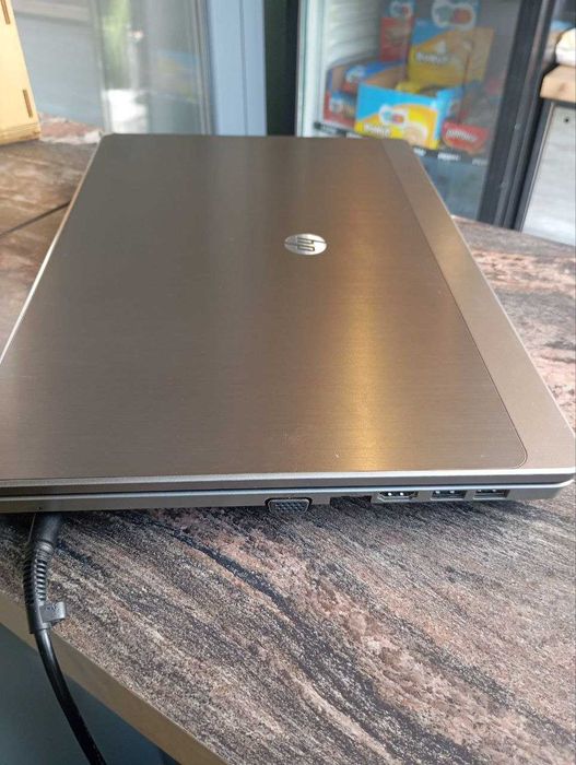 Ноутбук  i3 2330m 8 озу hp 15,6 стан добрий, батарея-годину тримає