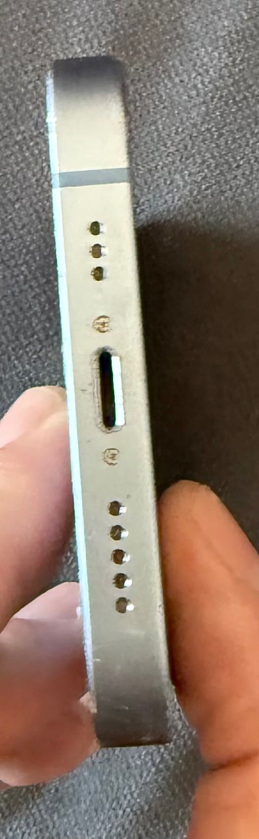 IPhone 14 com traseira partida sem danos na câmara