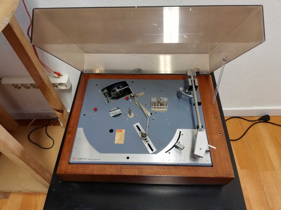 Vendo Gira discos LENCO B55