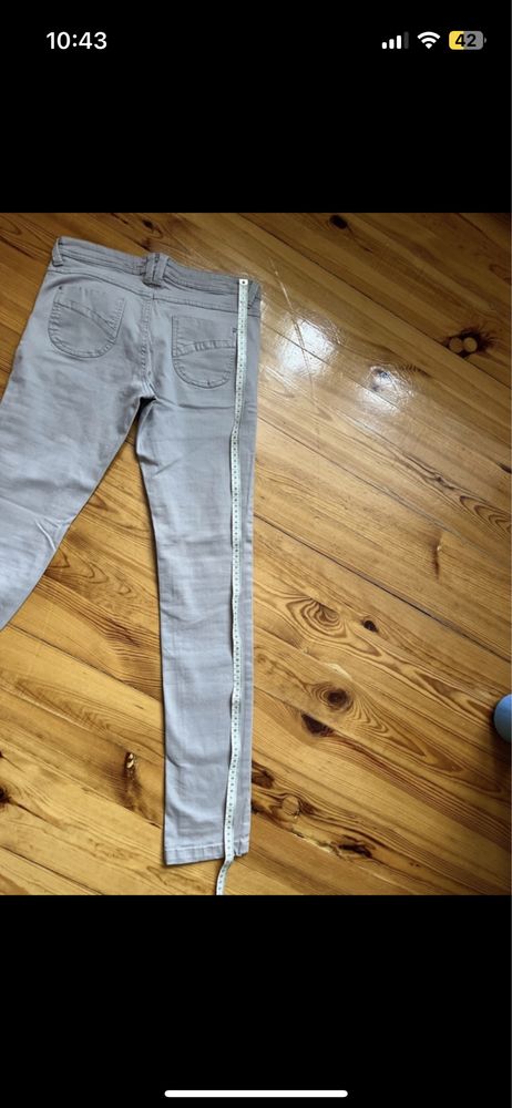 Szare damskie jeansy