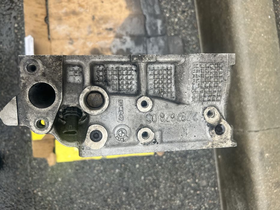 Головка блока та клапанна кришка BMW N47D20A