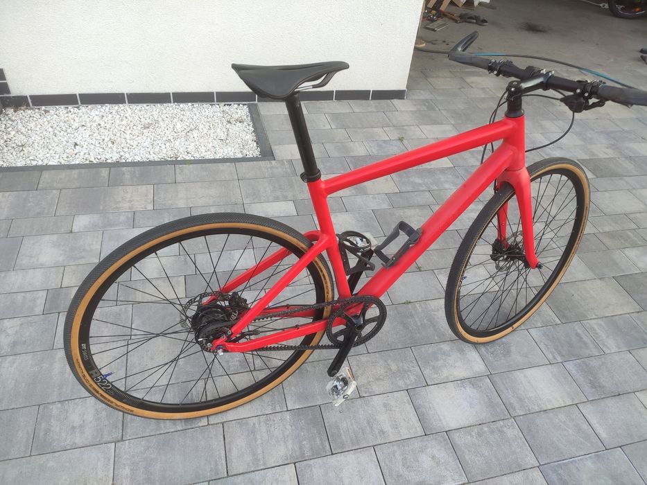 BMC Alpenchallenge AC01 Three Alfine 8 opony gravel