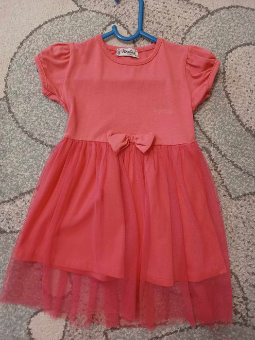 5 ślicznych  sukienek  rozm. 98