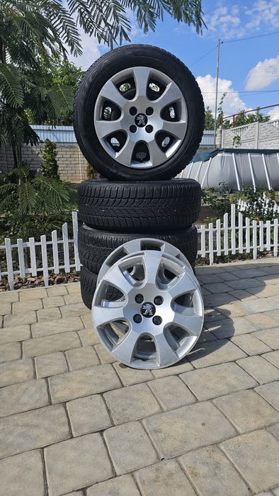 Продам диски з зимовою  гумою  PEUGEOT 308