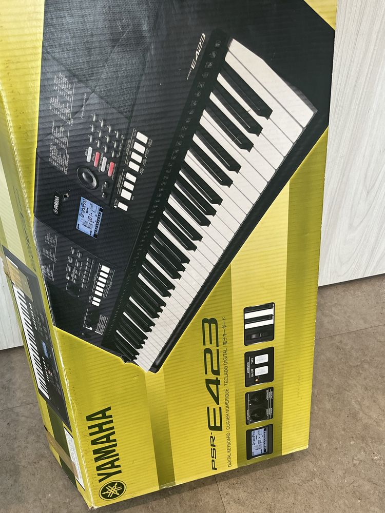 Keyborad yamaha PSR-E423 + stojak