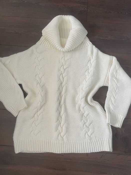 Вязана жіноча  кофтинка