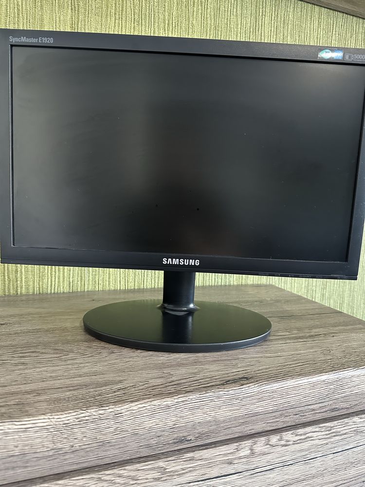 Монитор Samsung б/у, в наличии 3 шт. Николаев.