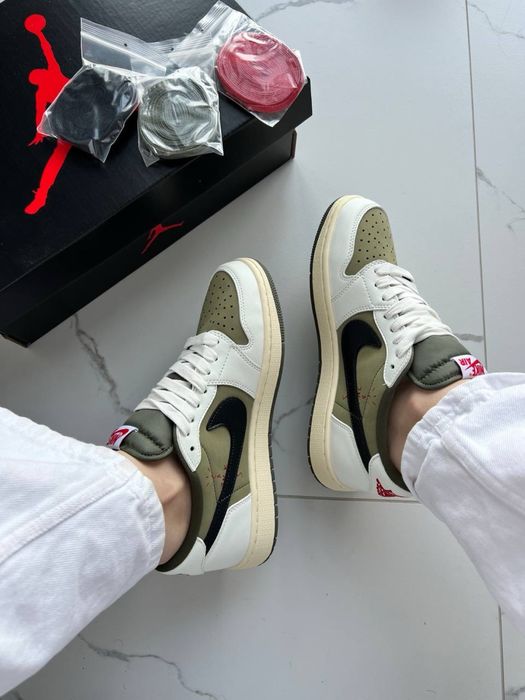 Jorgan 1 Low x Travis Scott OG SP Reverse Olive Medium Olive