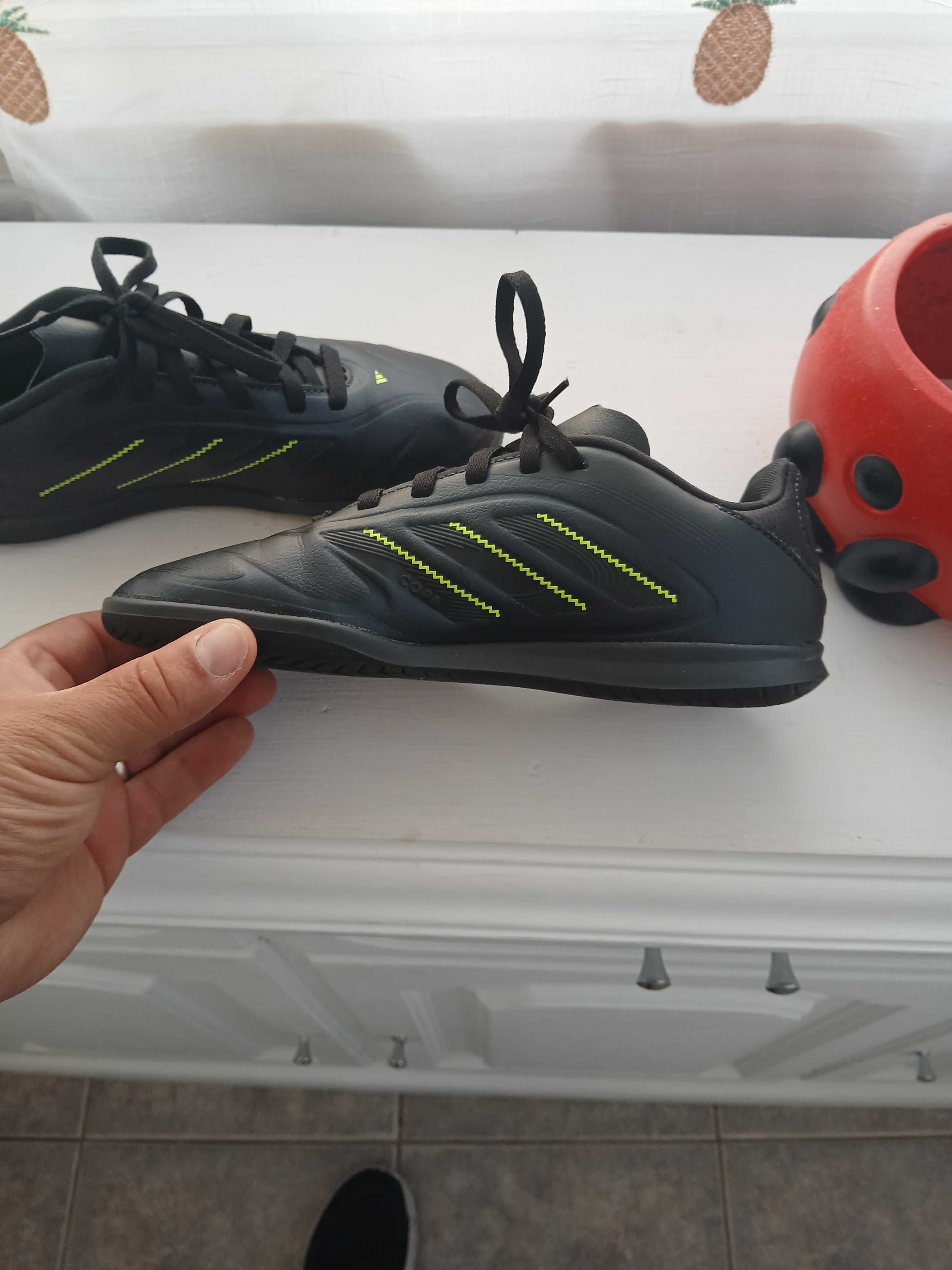 Sapatilhas futsal nr:34 Novas