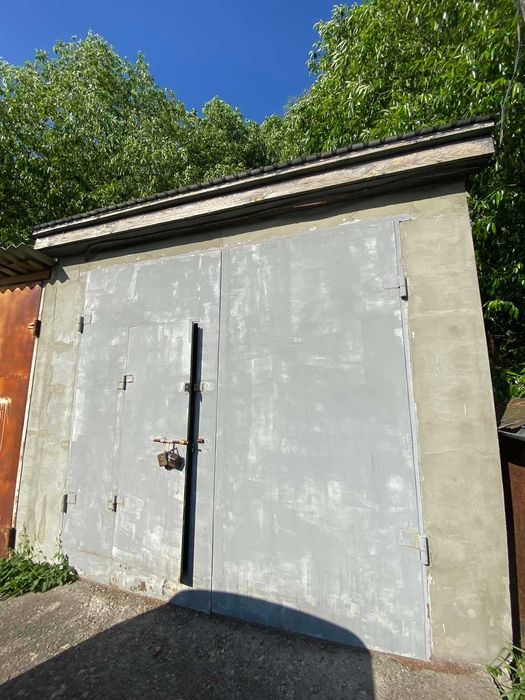 Гараж в центрі Міста за Дрім Парком на території гаражного кооператива