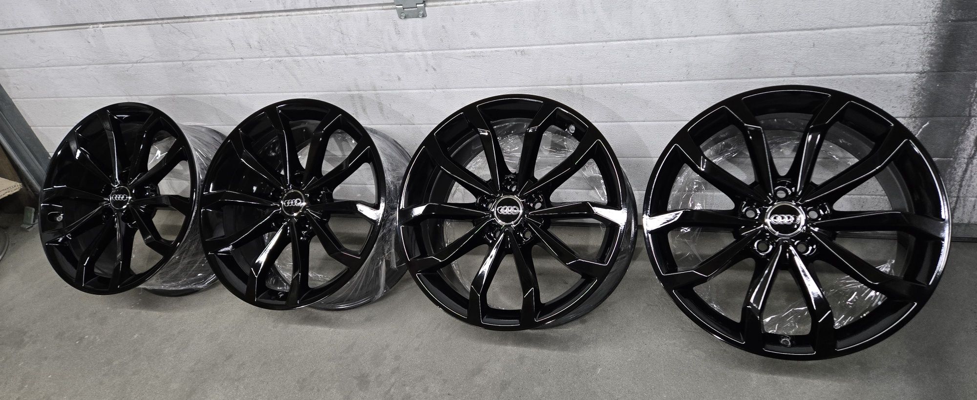 18 5x112 OEM Audi a3 a4 b7 b8 b9 a5 a6 c6 c7 c8 Q3 Q5 po renowacji