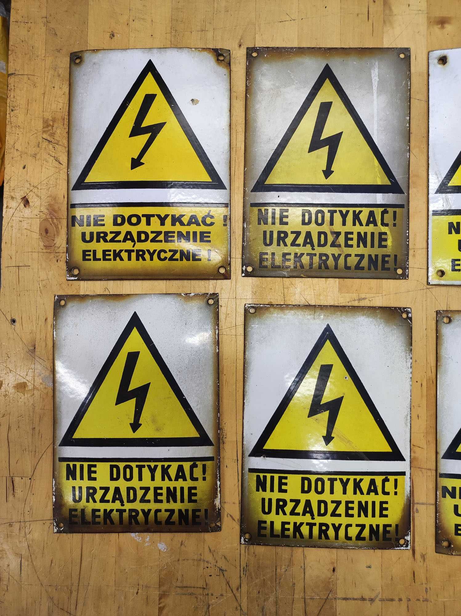 Tablica emaliowana wysokie napięcie [117]