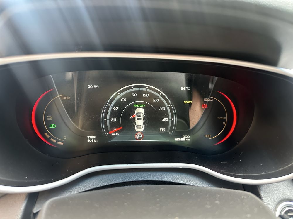 Geely Emgrand EV450