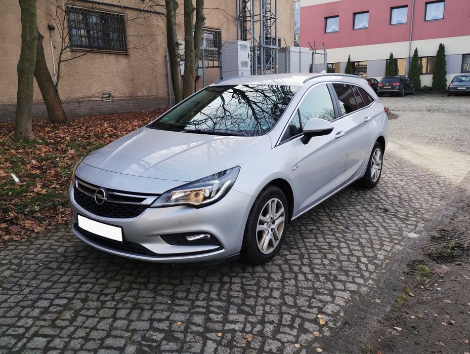Astra K 1,4 turbo bogate wyposażenie autoryzowany serwis do końca