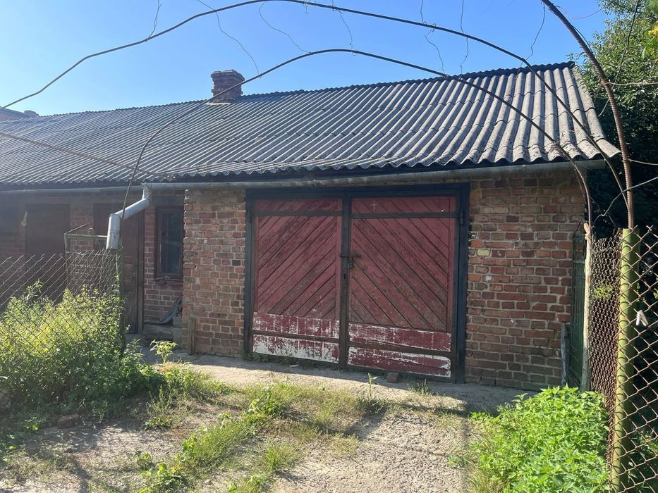1/2 будинку з окремим подвірʼям