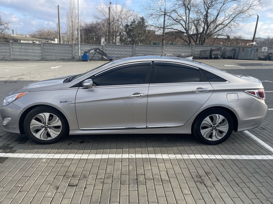 Продам hyundai sonata hybrid комплектація limited
