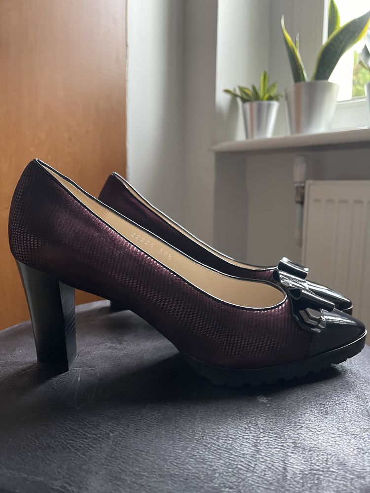 Nowe, eleganckie, włoskie buty