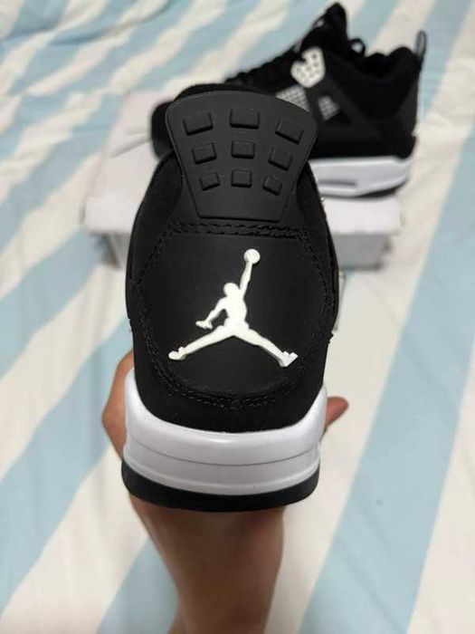 Buty Jordan 4 Retro White Thunder Rozmiar.43
