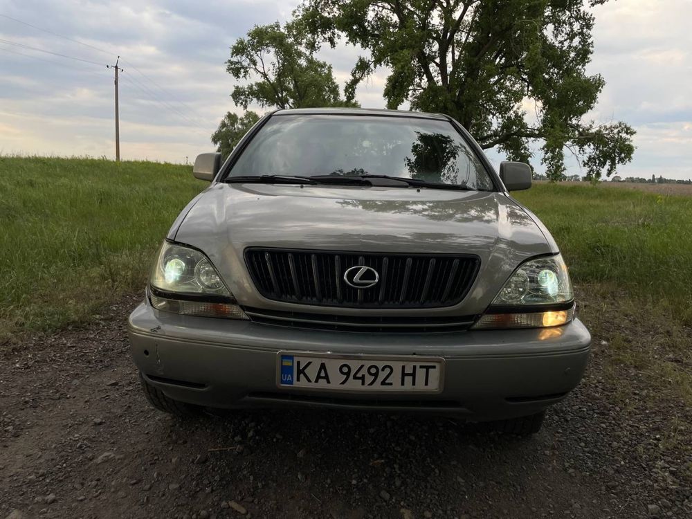 RX 300 2001року