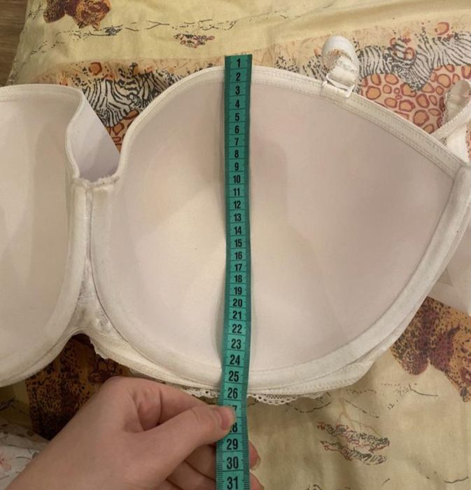 Бюстгальтер,нижня білизна 95G