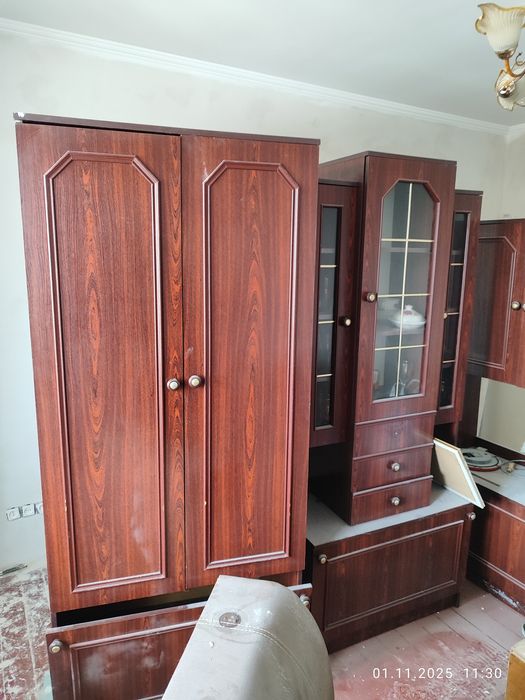 Стінка з якісной плити