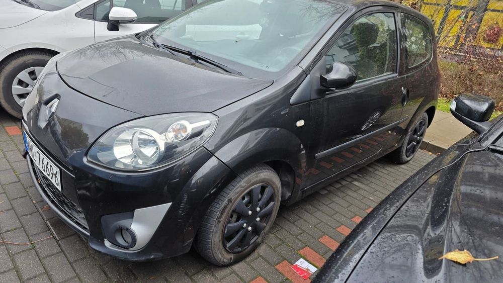 Toyota Yaris Renault twingo zarejestrowany klima działa ekonomiczny