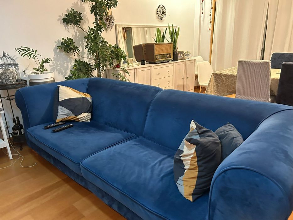 Sofá azul veludo